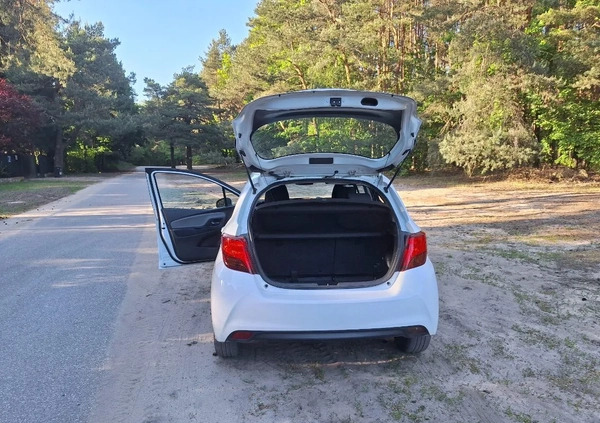 Toyota Yaris cena 38500 przebieg: 74800, rok produkcji 2015 z Warszawa małe 211